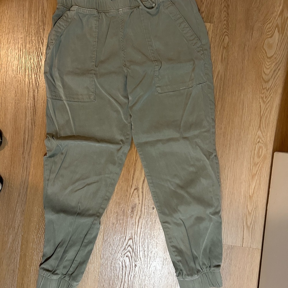 Cloth & Stone Olive Green Jogger Pants